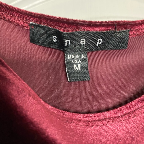 Snap brand velvet sleevless cut out dress - Picture 5 of 8